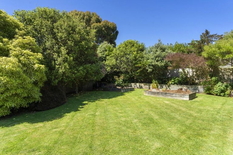 Photo of property in 112 Langdale Avenue, Paraparaumu, 5032