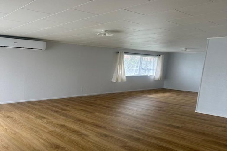 Photo of property in 1/58 Te Irirangi Drive, Clover Park, Auckland, 2019