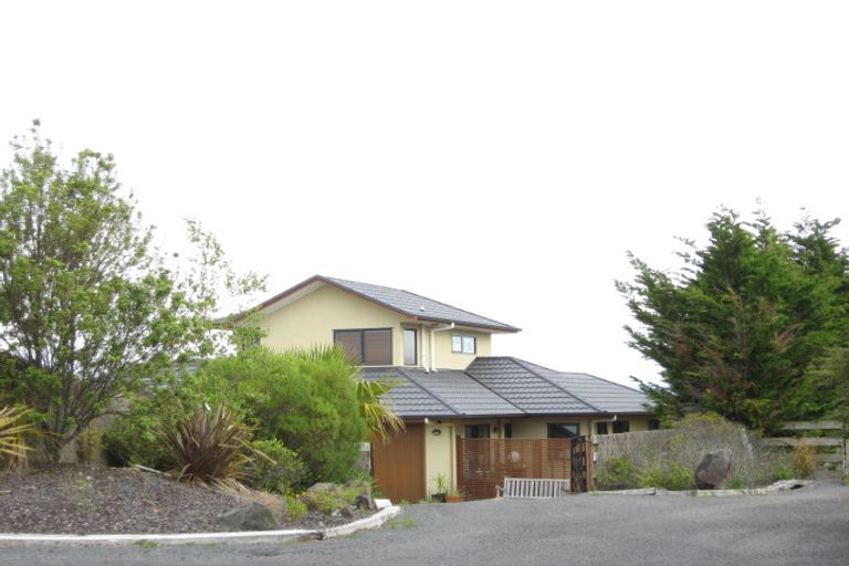 Photo of property in 853a Old Road North, Waimauku, 0882