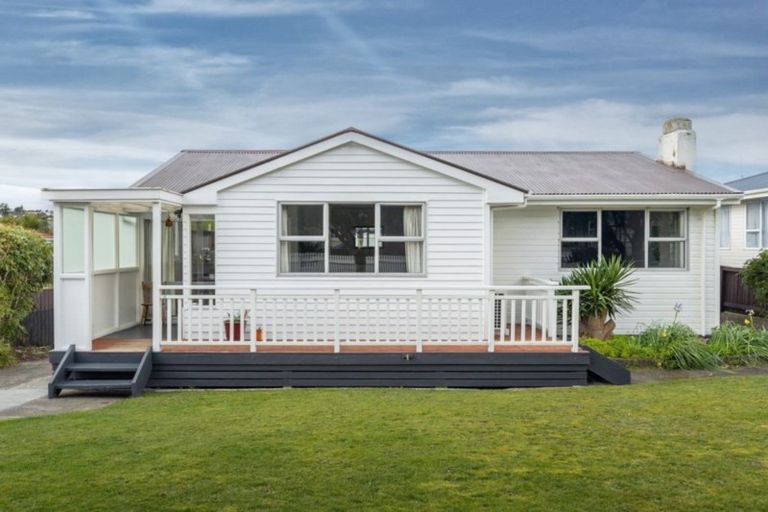 Photo of property in 71 Te Pene Avenue, Titahi Bay, Porirua, 5022