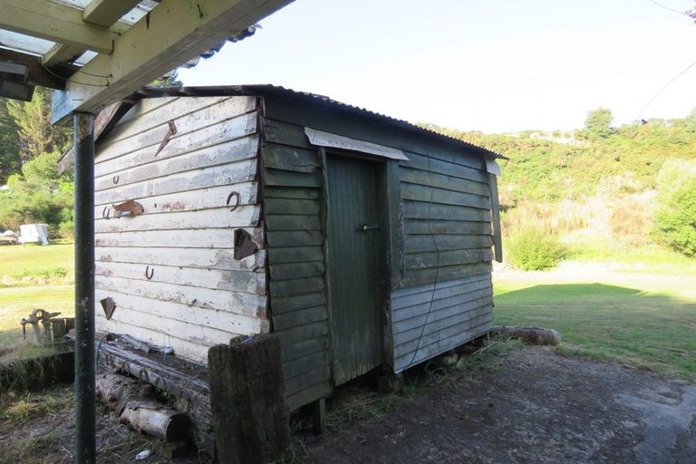 Photo of property in 25 Hattie Street, Reefton, 7830