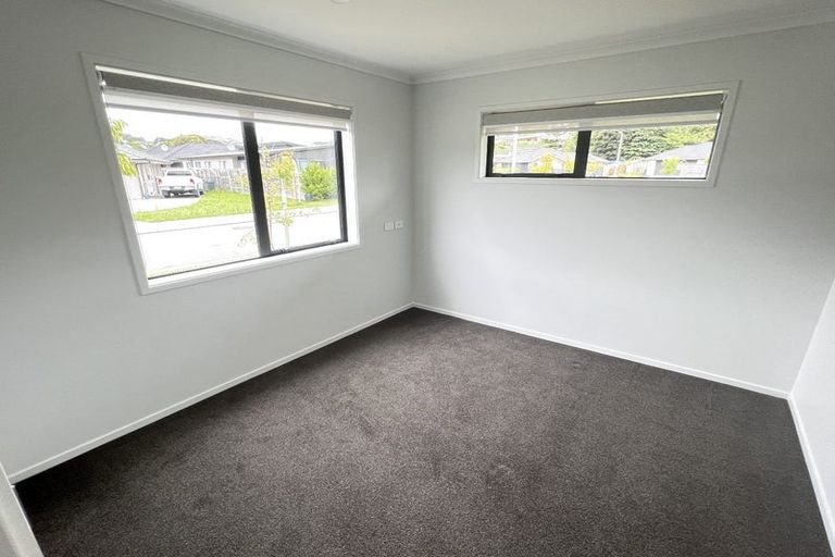 Photo of property in 4 Mooring Close, Whitby, Porirua, 5024