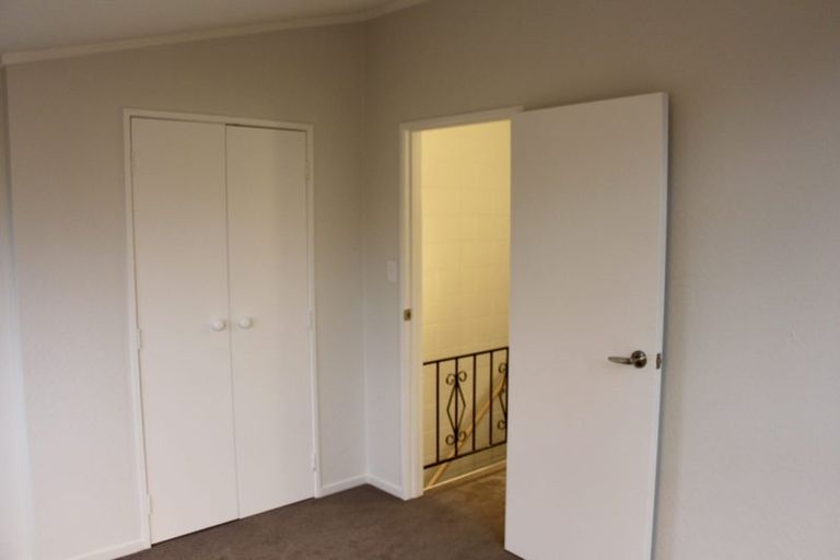 Photo of property in 2/75 Birkdale Road, Birkdale, Auckland, 0626