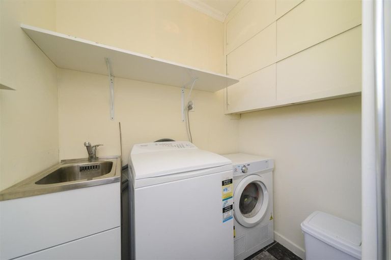 Photo of property in 17 Skerman Street, Marton, 4710