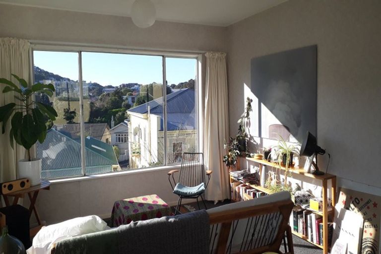 Photo of property in 2 Overtoun Terrace, Hataitai, Wellington, 6021