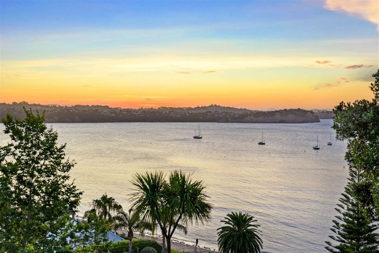 Photo of property in 1100a Whangaparaoa Road, Tindalls Beach, Whangaparaoa, 0930