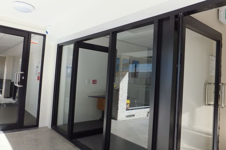Photo of property in 2/6 Hill Road, Papatoetoe, Auckland, 2025