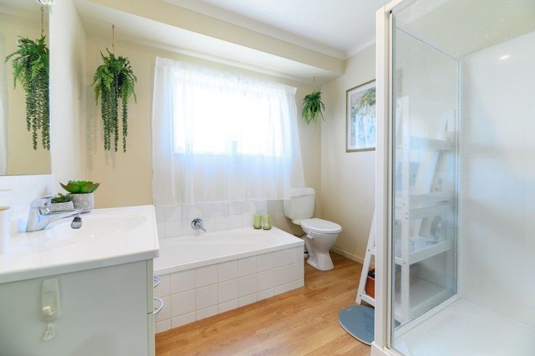 Photo of property in 6 Rays Way, Tuakau, 2121