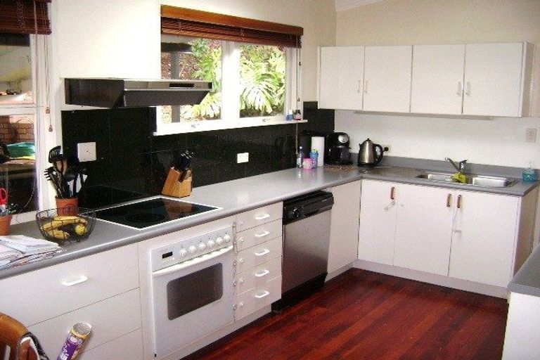 Photo of property in 62 Braemar Road, Castor Bay, Auckland, 0620