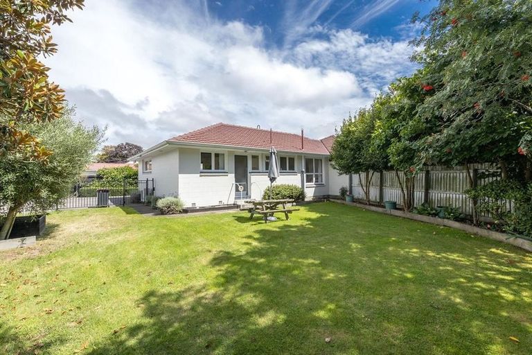 Photo of property in 4 Hudson Street, Bryndwr, Christchurch, 8053