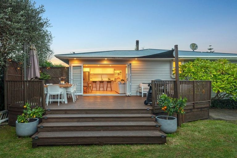 Photo of property in 38 Lancaster Road, Beach Haven, Auckland, 0626