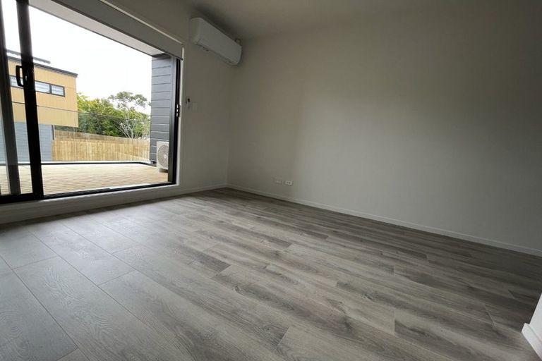 Photo of property in 2/241 Don Buck Road, Massey, Auckland, 0614