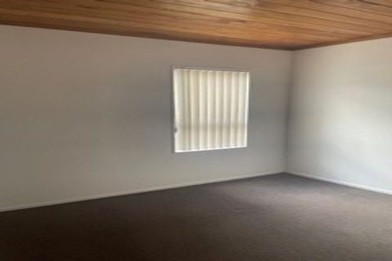 Photo of property in 96 Carnoustie Drive, Wattle Downs, Auckland, 2103