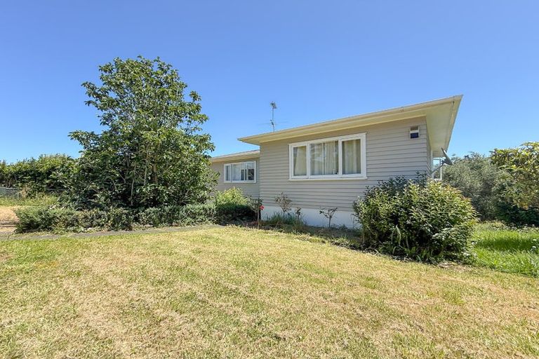 Photo of property in 13 Hellyers Street, Birkdale, Auckland, 0626