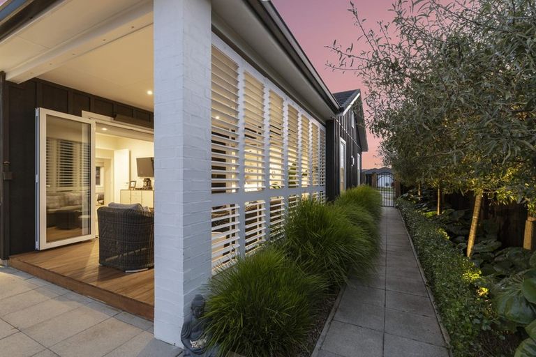 Photo of property in 37 Pohutukawa Parade, Riverhead, 0820