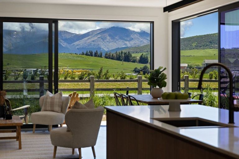 Photo of property in 24 Taurus Lane, Jacks Point, 9371