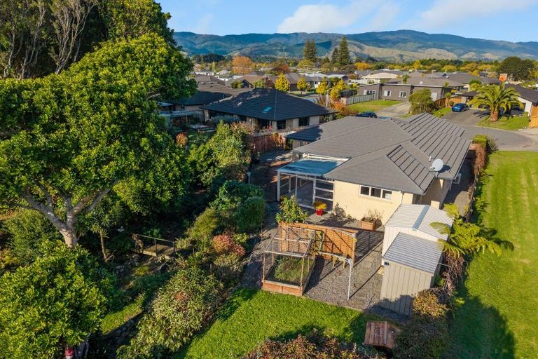 Photo of property in 42 Sue Avenue, Otaki, 5512