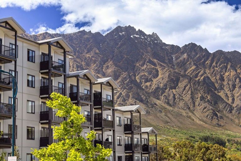 Photo of property in Toru Apartments, 408/10 Copper Beech Avenue, Frankton, Queenstown, 9300