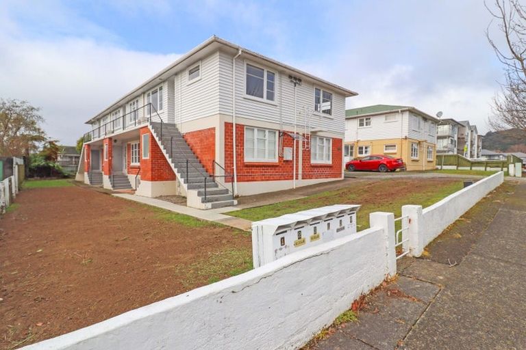 Photo of property in 2 Argyle Grove, Trentham, Upper Hutt, 5018