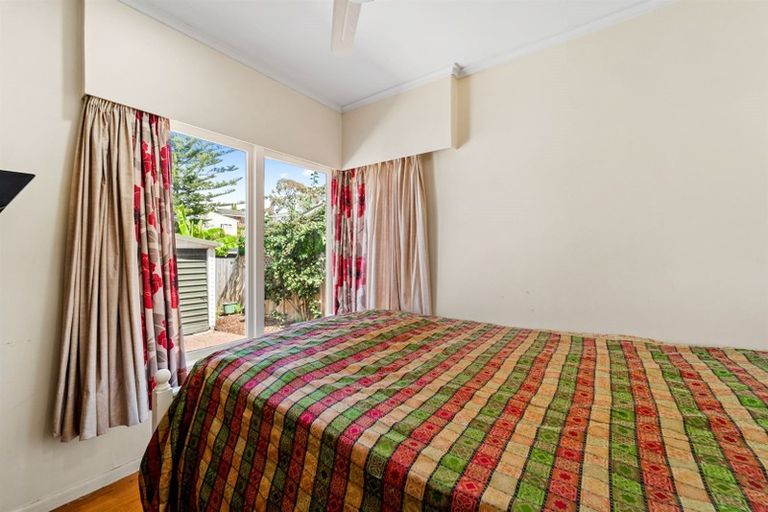 Photo of property in 27 Camelot Place, Glenfield, Auckland, 0629