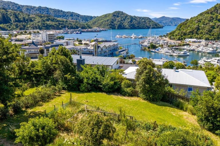 Photo of property in 4 Russell Street, Picton, 7220