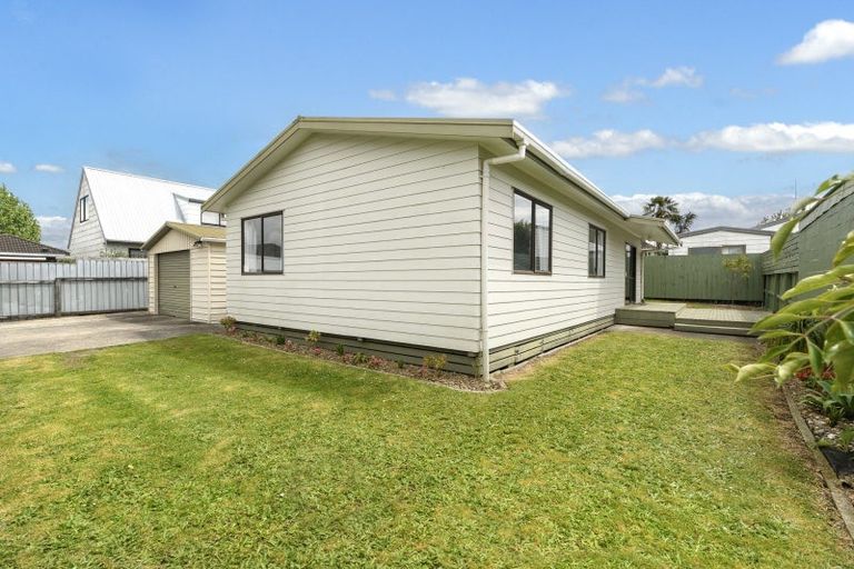 Photo of property in 2/935 Cameron Road, Gate Pa, Tauranga, 3112