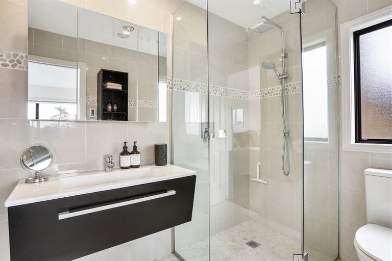 Photo of property in 29 Speedy Crescent, Hillcrest, Auckland, 0627