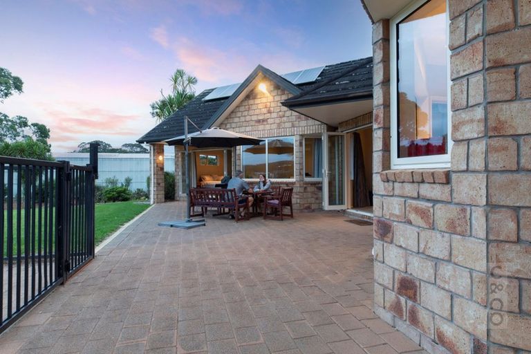 Photo of property in 17 Deacon Road, Riverhead, Kumeu, 0892