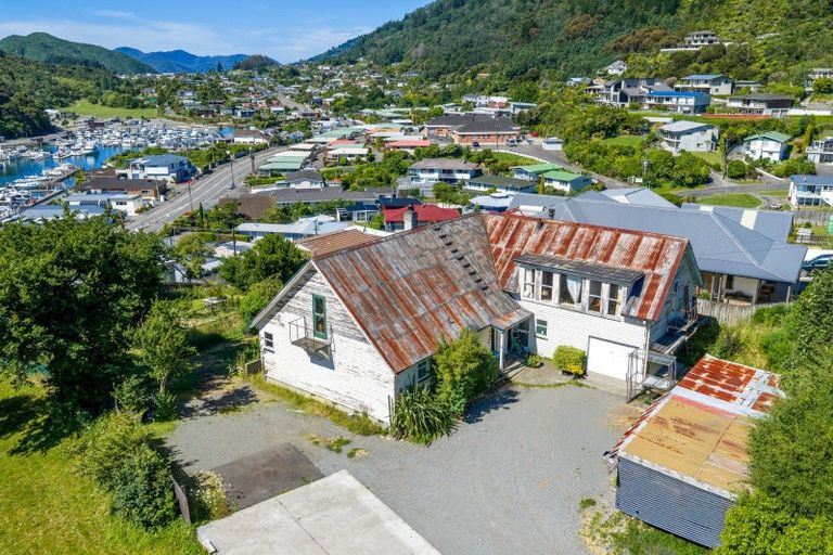 Photo of property in 4 Russell Street, Picton, 7220
