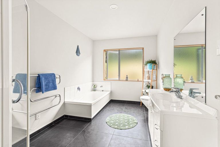 Photo of property in 26 Mccallum Drive, Sandspit, Warkworth, 0982