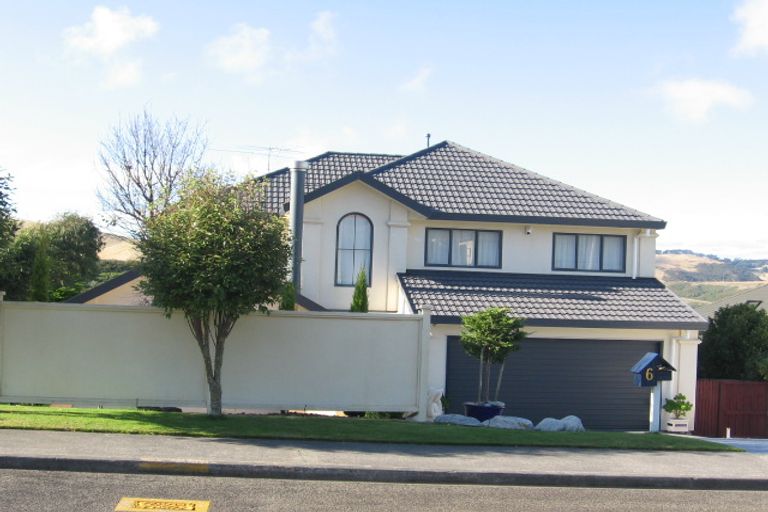Photo of property in 6 Marford Grove, Churton Park, Wellington, 6037