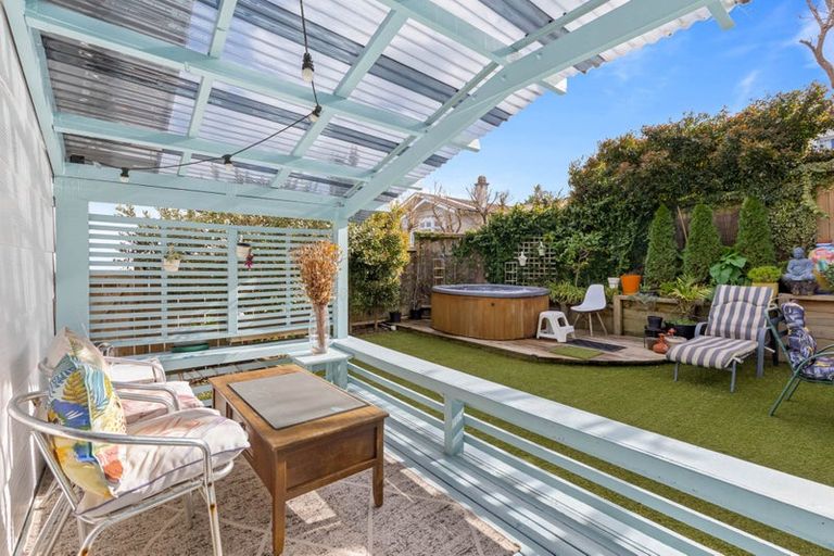 Photo of property in 1/46 Ngataringa Road, Devonport, Auckland, 0624