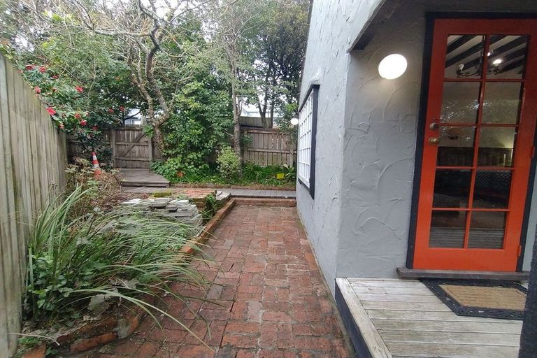 Photo of property in 19 Torwood Road, Khandallah, Wellington, 6035