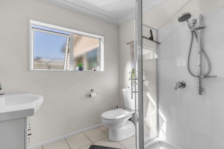 Photo of property in 10 Moonraker Place, Whitby, Porirua, 5024