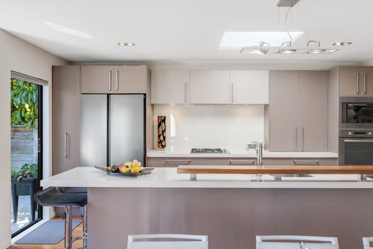 Photo of property in 24 Clovelly Road, Bucklands Beach, Auckland, 2012