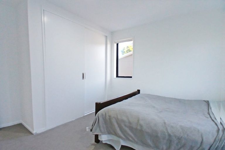 Photo of property in 18 Eileen Newey Place, Henderson, Auckland, 0612
