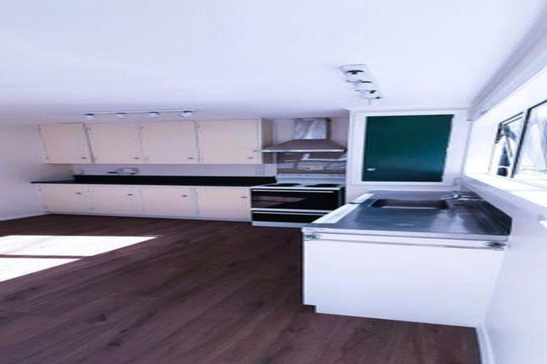 Photo of property in 39 Pembroke Road, Northland, Wellington, 6012