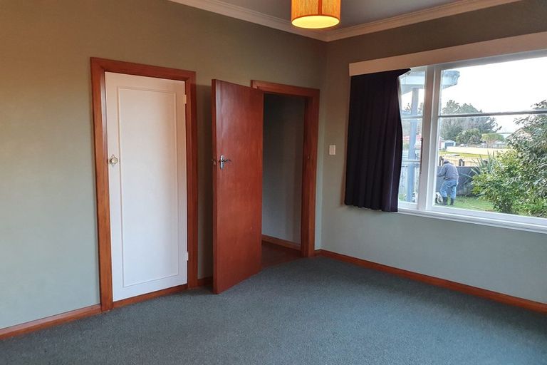 Photo of property in 1 Henderson Street, Dannevirke, 4930
