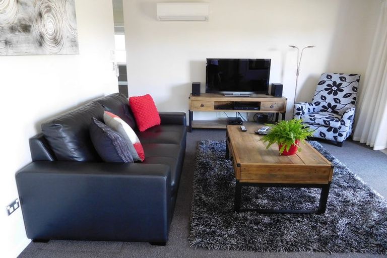 Photo of property in 8 Isobel Hodgson Drive, Cambridge, 3434