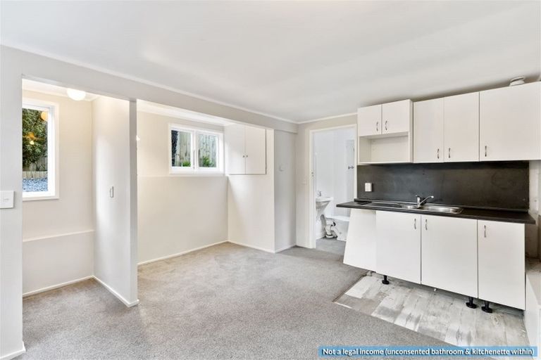 Photo of property in 9 Old North Road, Orewa, 0931