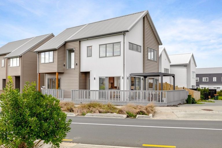 Photo of property in 4 Hea Road, Hobsonville, Auckland, 0616