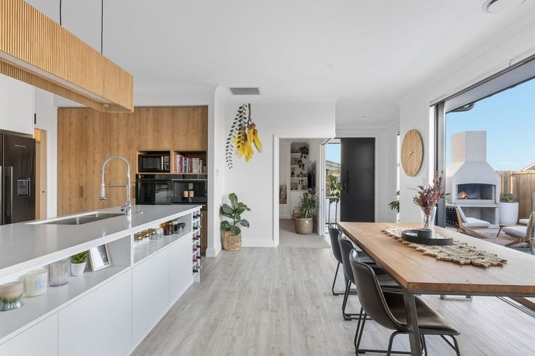 Photo of property in 12 Kiritiana Close, Pyes Pa, Tauranga, 3112