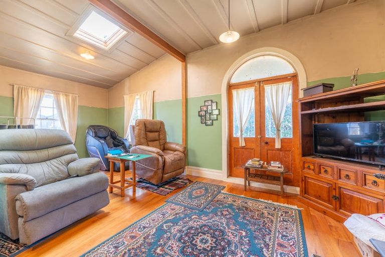 Photo of property in 114 Talbot Street, Geraldine, 7930