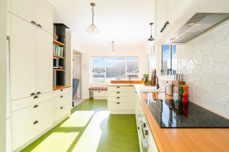 Photo of property in 167 Totara Road, Miramar, Wellington, 6022