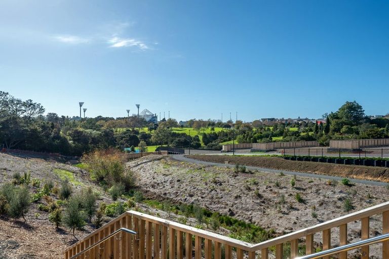 Photo of property in 3/7 Parapara Place, Albany, Auckland, 0632