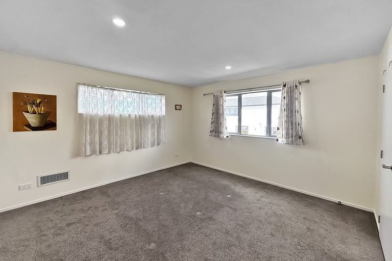 Photo of property in 52 Riverhead Point Drive, Riverhead, 0820