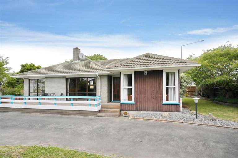 Photo of property in 17 Masham Road, Broomfield, Christchurch, 8042