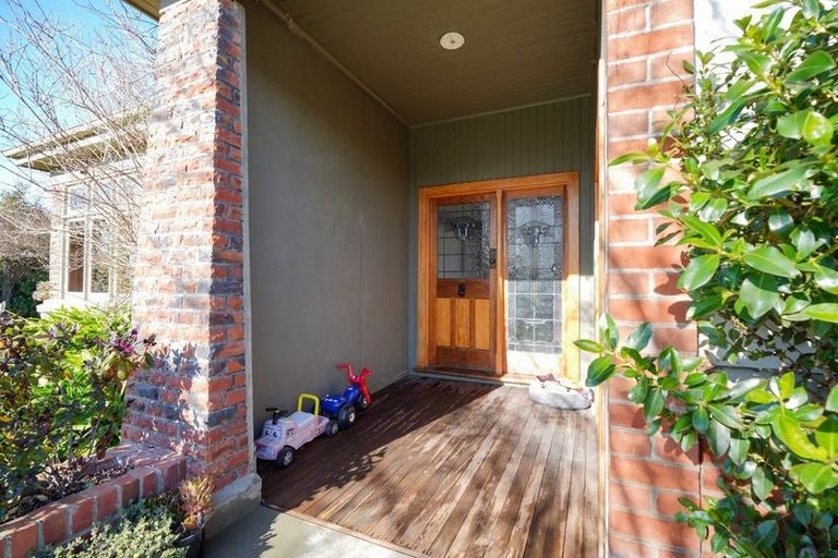 Photo of property in 1 Home Street, Winton, 9720