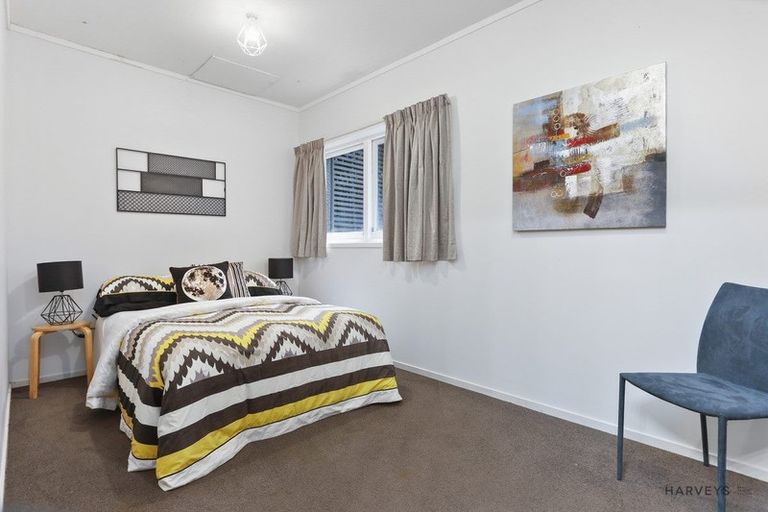 Photo of property in 201 Godley Road, Titirangi, Auckland, 0604