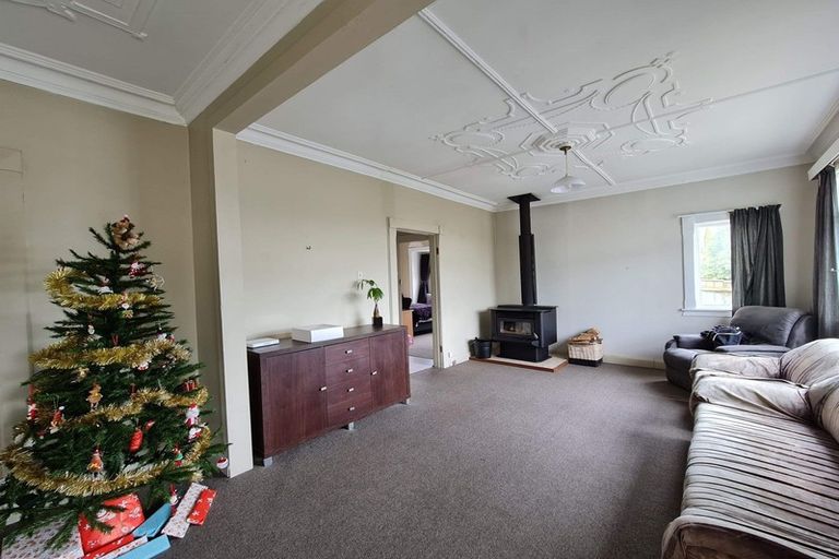 Photo of property in 42 Chelwood Street, Takaro, Palmerston North, 4412